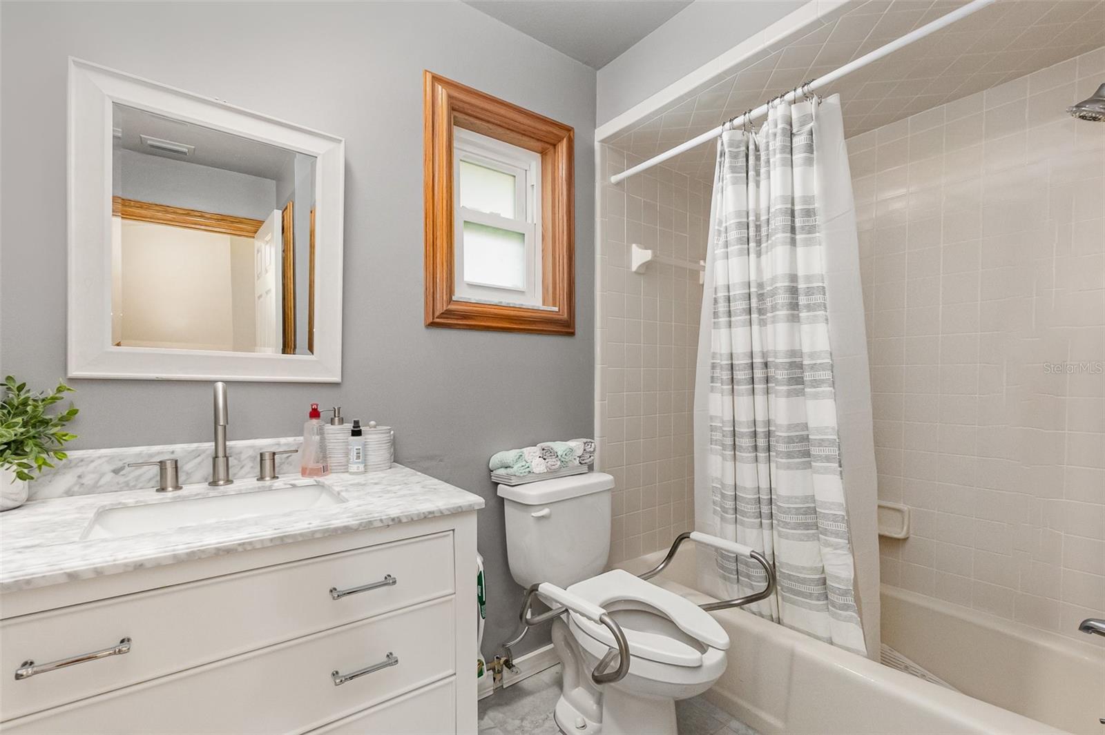 Image 17 of 21 For 492 Caribbean Drive