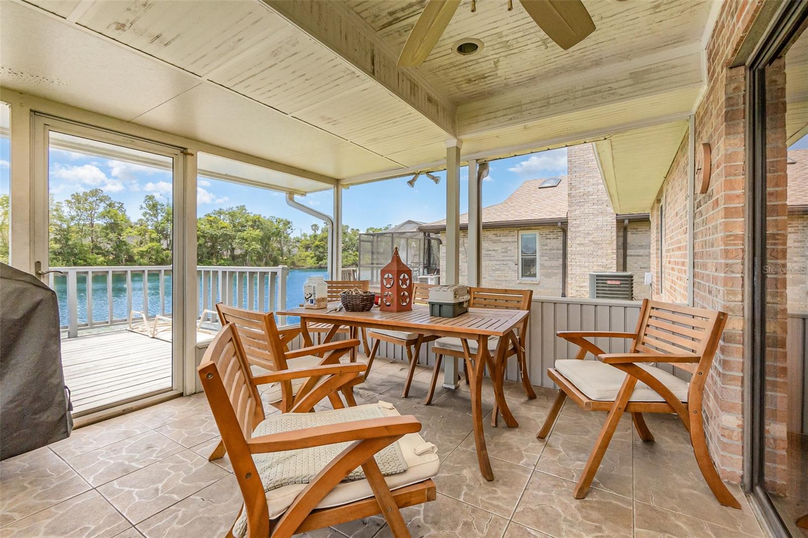 Image 18 of 21 For 492 Caribbean Drive