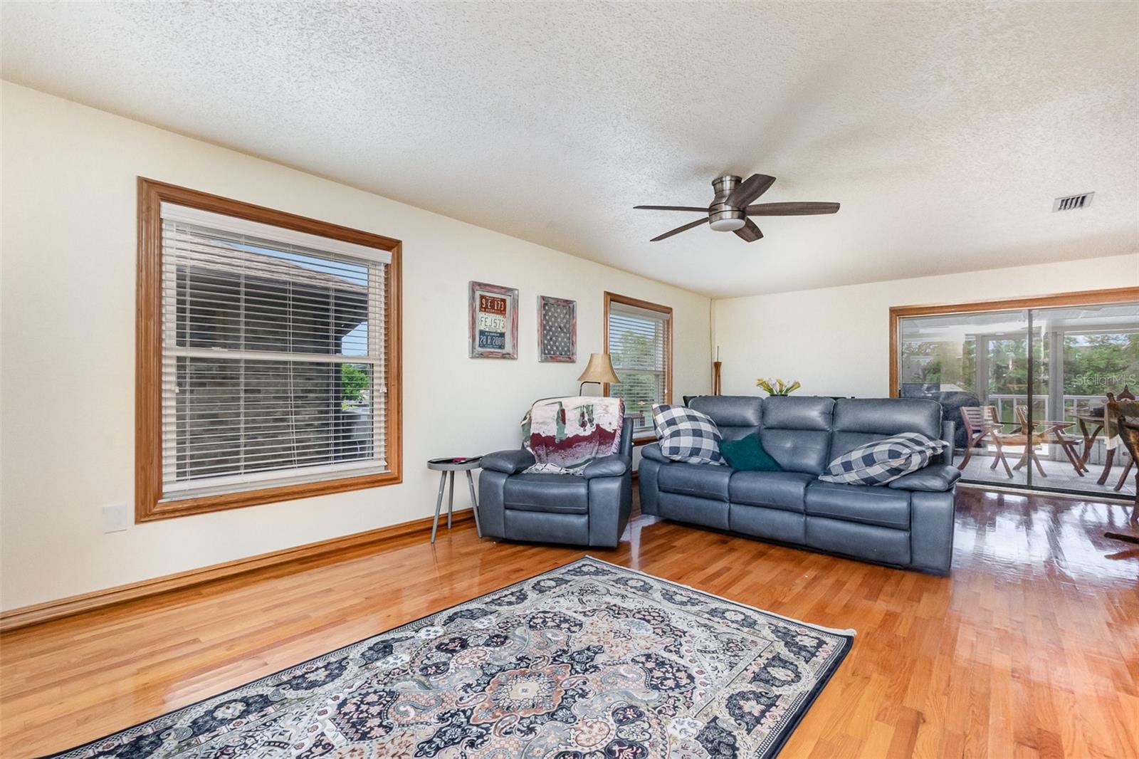 Image 6 of 21 For 492 Caribbean Drive