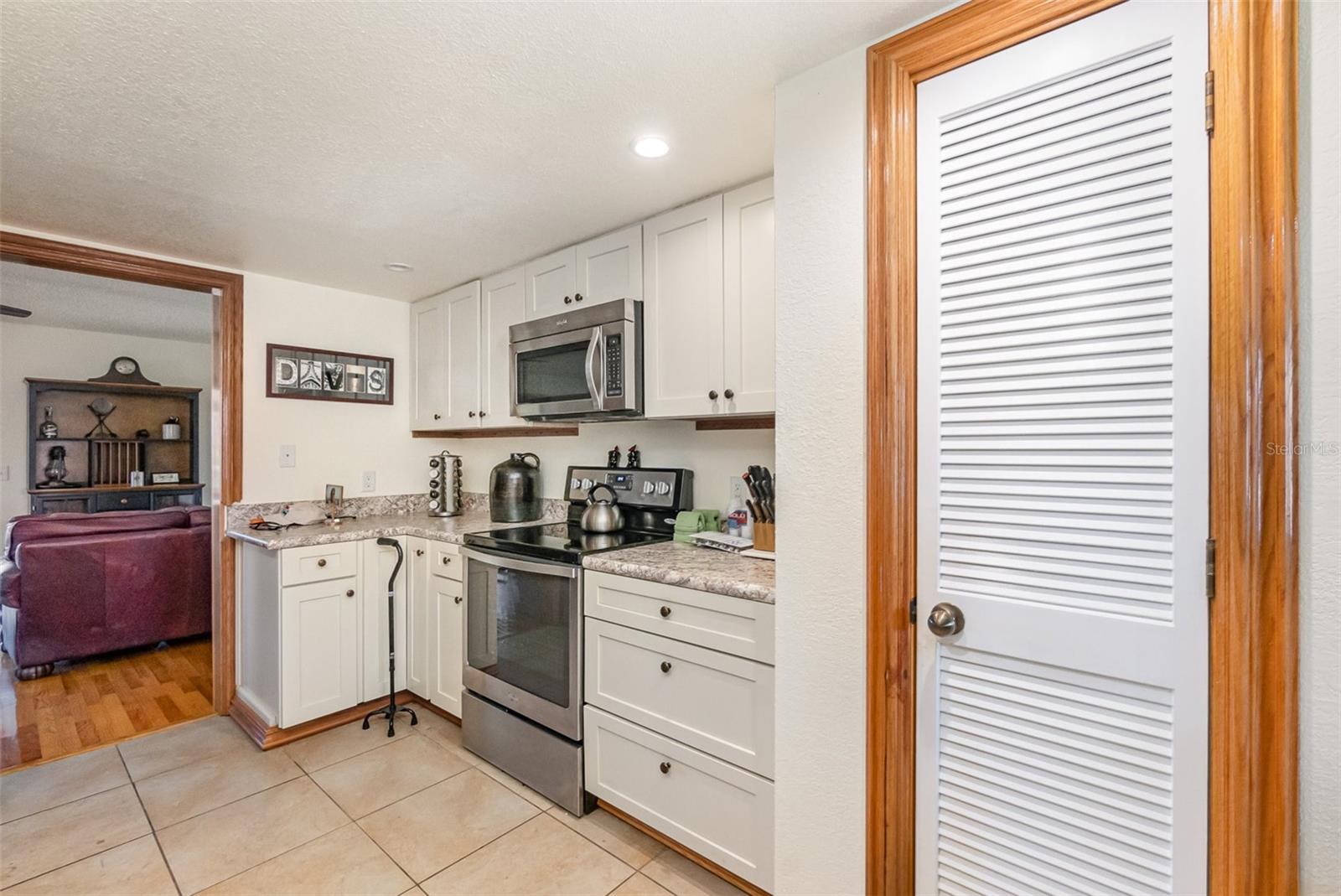 Image 9 of 21 For 492 Caribbean Drive