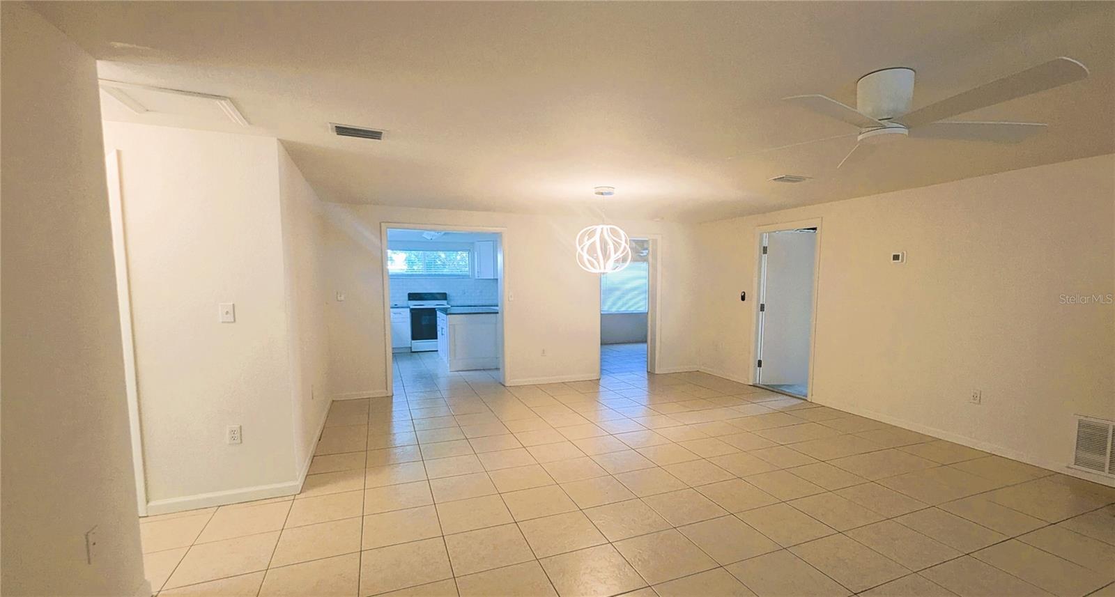 Listing photo id 8 for 5122 Dove Drive