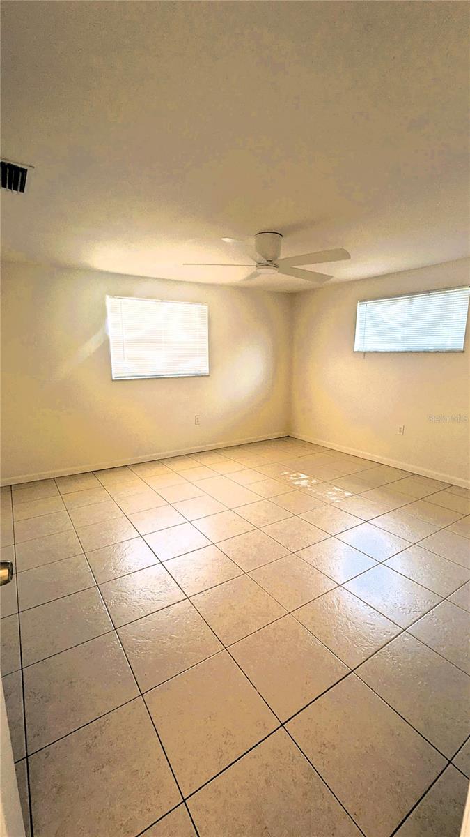 Listing photo id 10 for 5122 Dove Drive