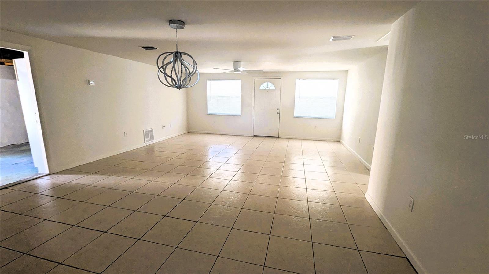 Listing photo id 3 for 5122 Dove Drive