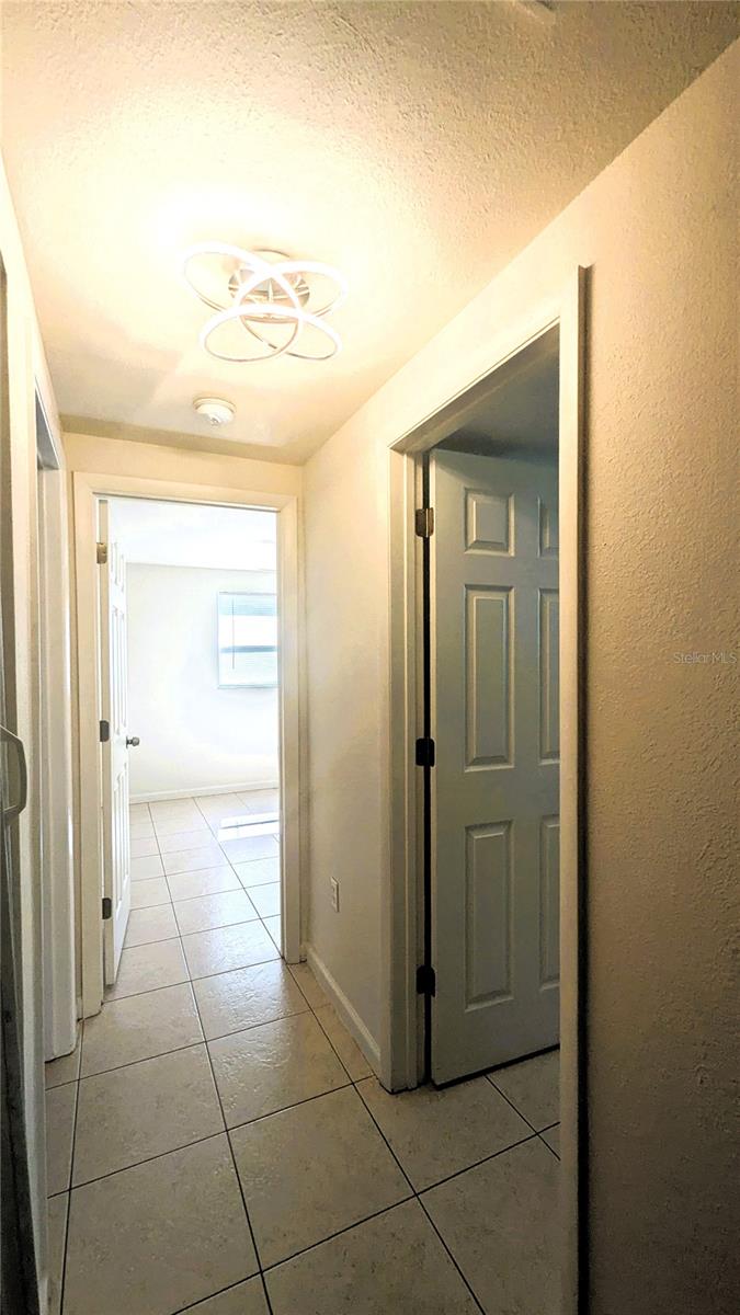 Listing photo id 7 for 5122 Dove Drive