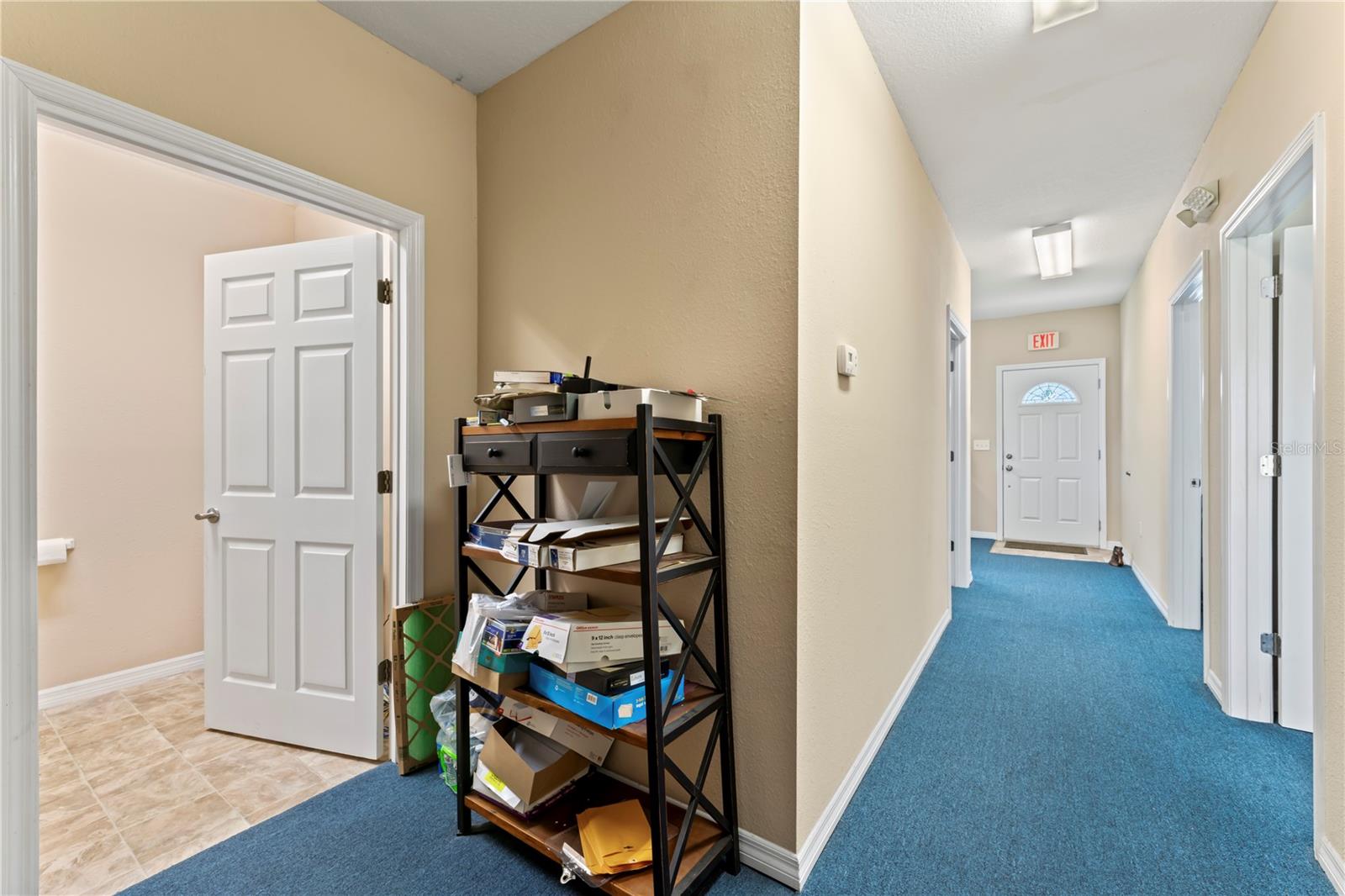 Listing photo id 9 for 514 Limona Road