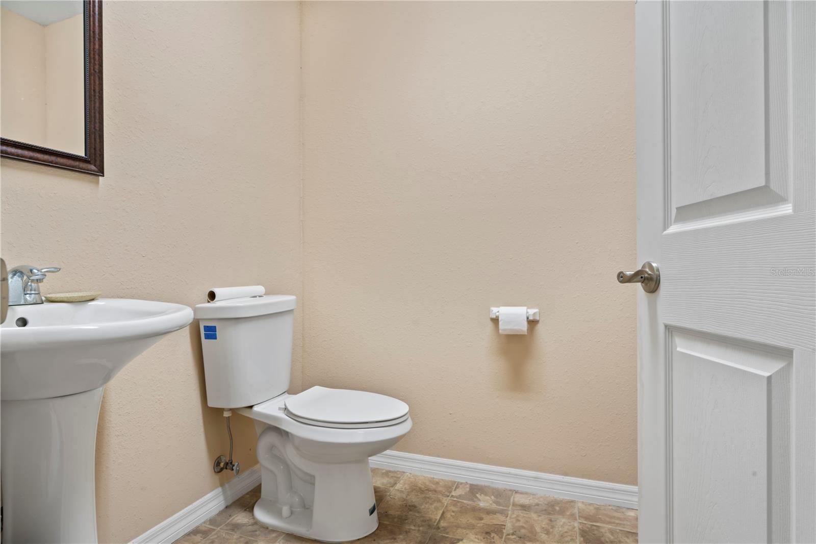 Listing photo id 11 for 514 Limona Road