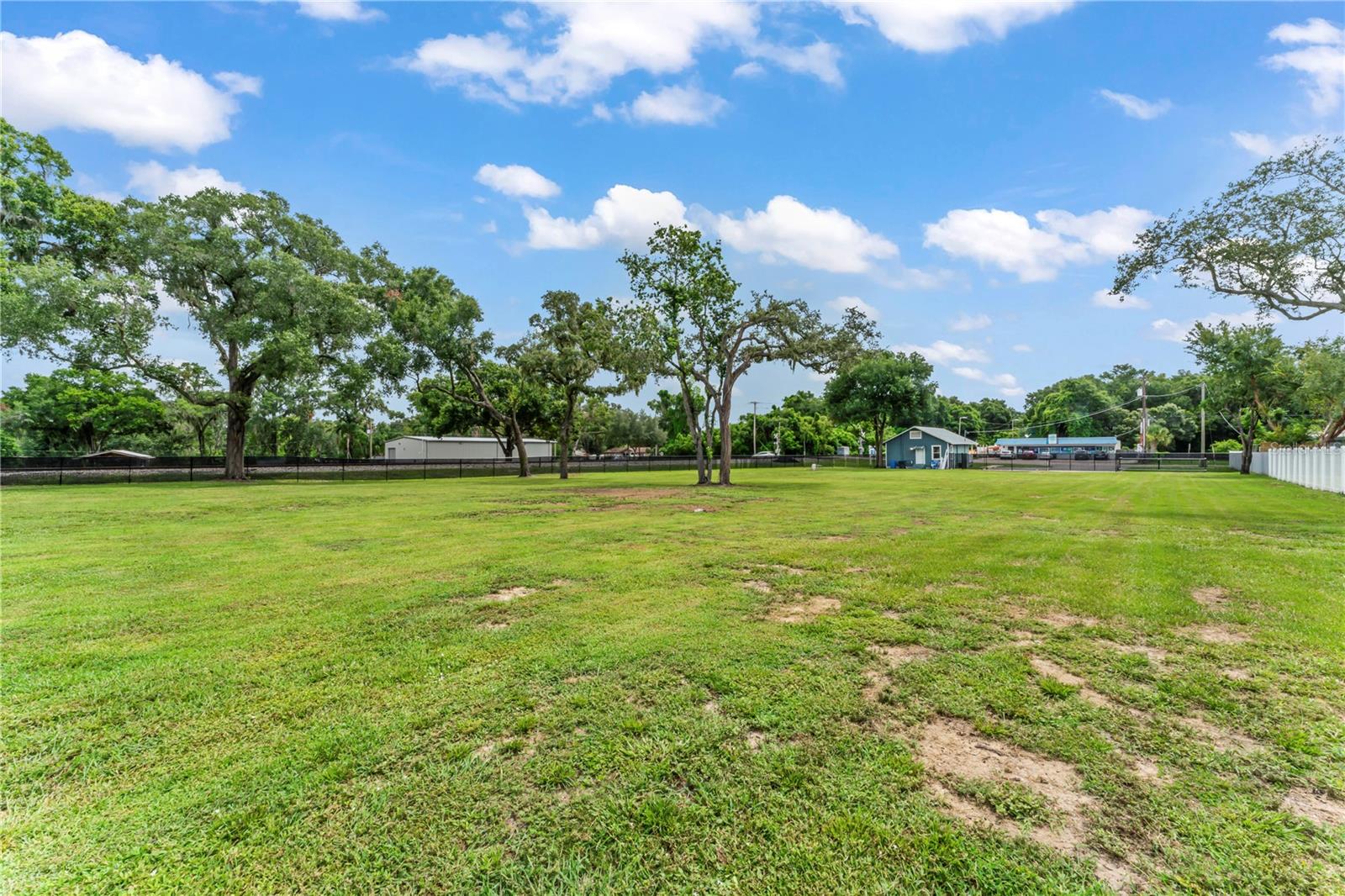Listing photo id 16 for 514 Limona Road