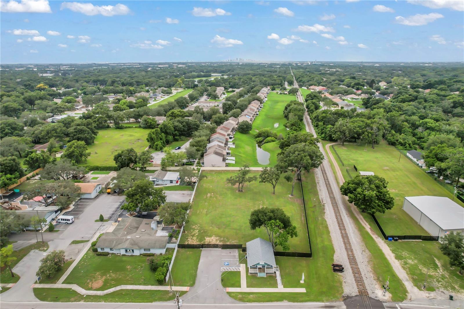 Listing photo id 20 for 514 Limona Road