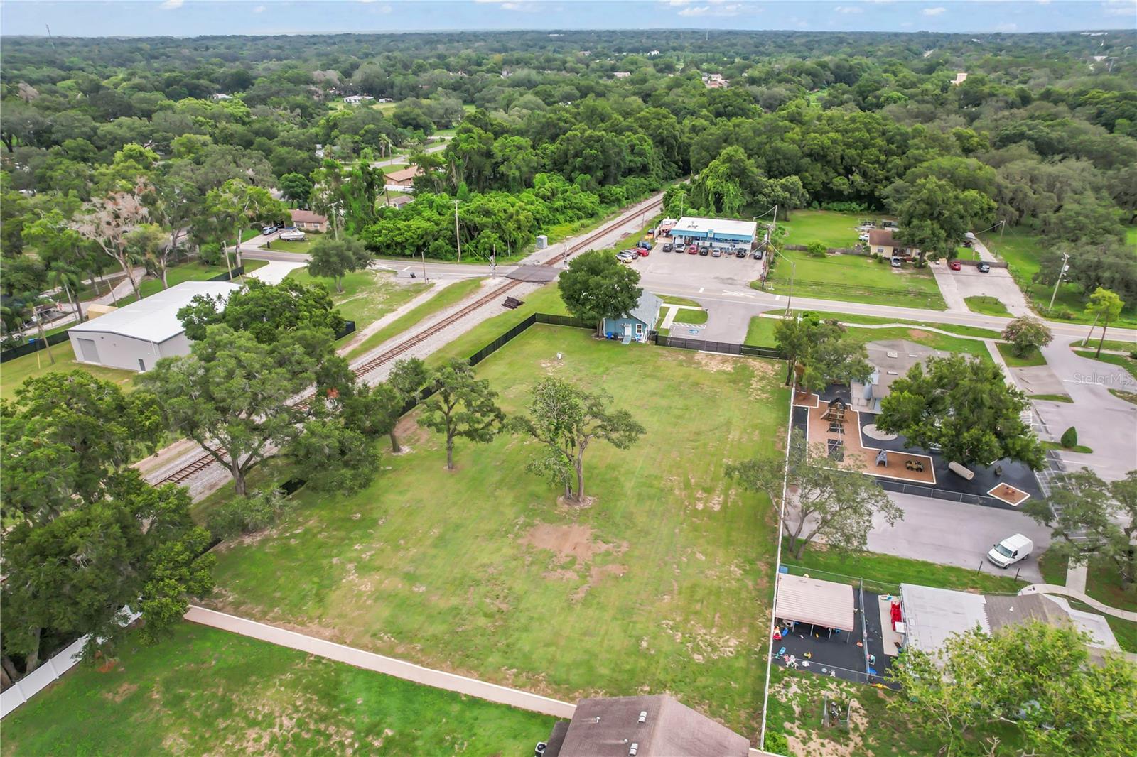 Listing photo id 24 for 514 Limona Road