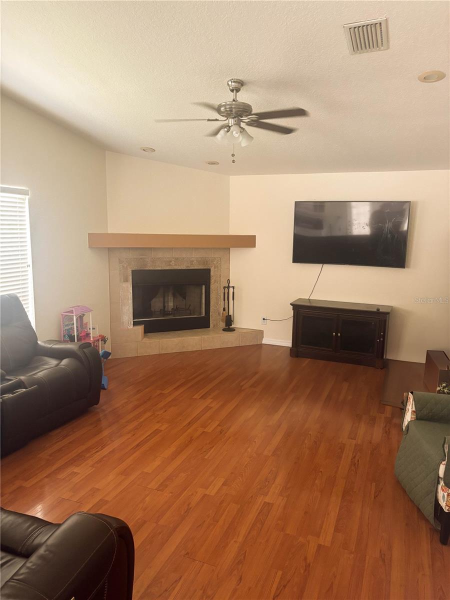 Image 16 of 20 For 2797 Cordova Way S