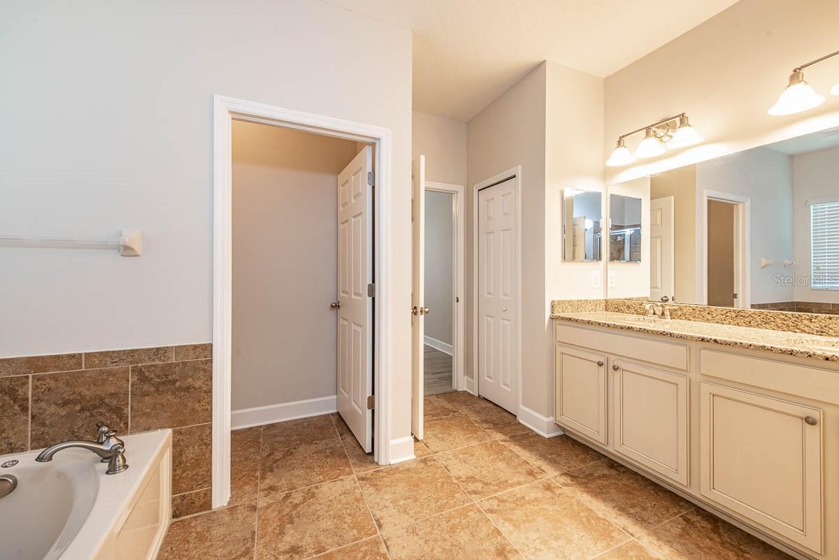 Image 14 of 35 For 16226 Bayberry View Drive