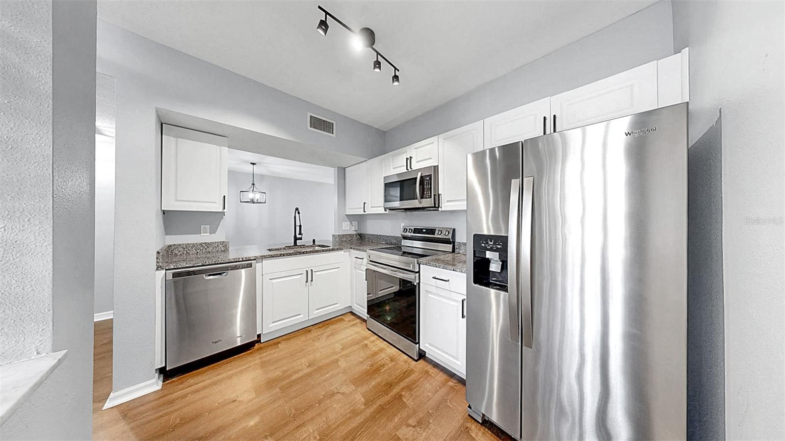 Image 10 of 46 For 6439 Cypressdale Drive 101