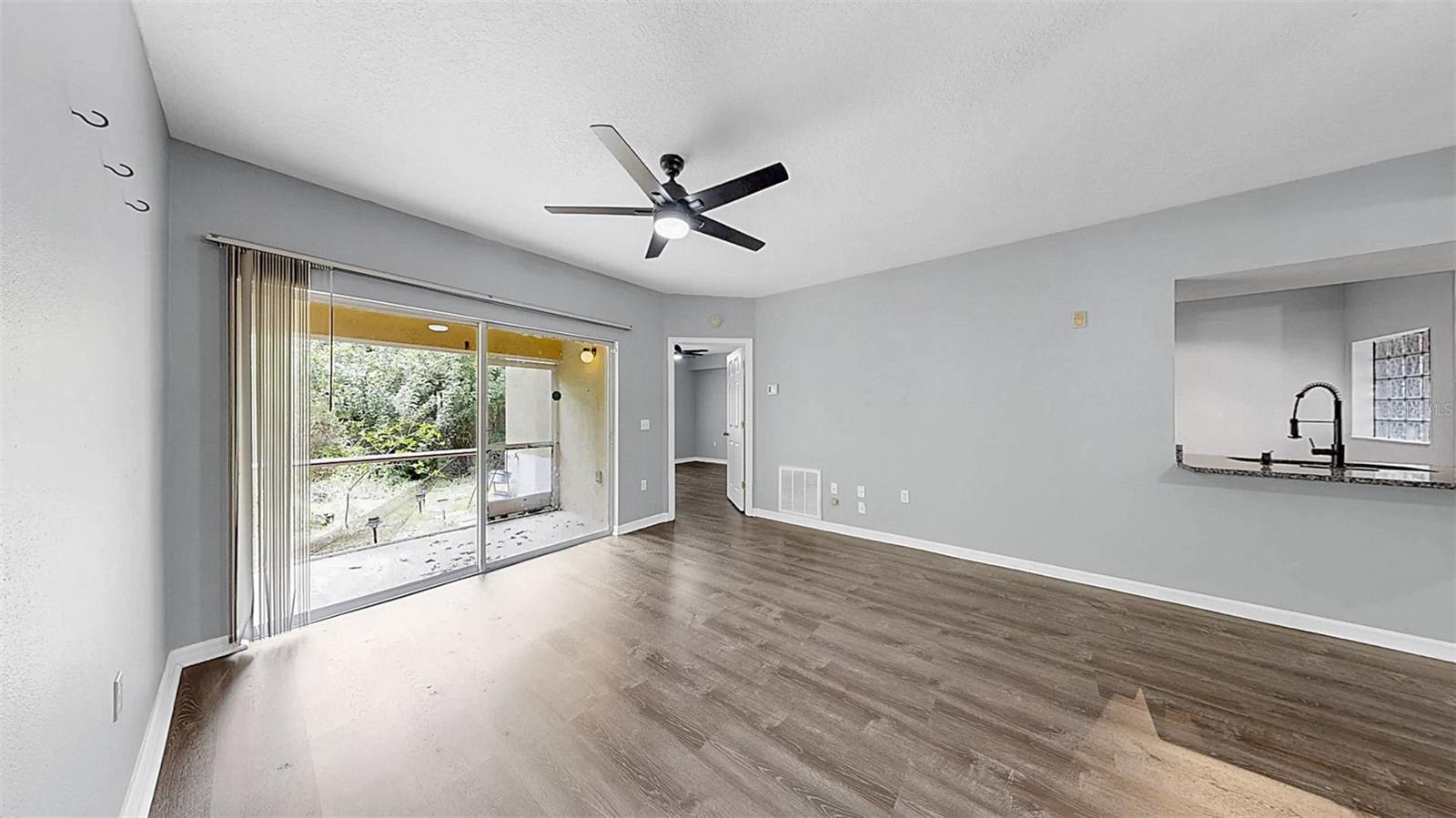 Image 19 of 46 For 6439 Cypressdale Drive 101