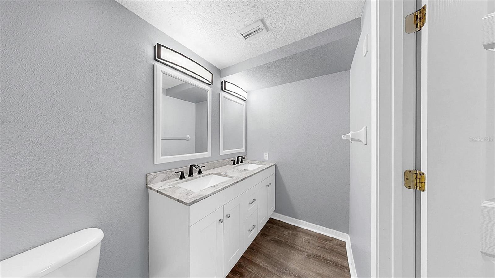 Image 24 of 46 For 6439 Cypressdale Drive 101