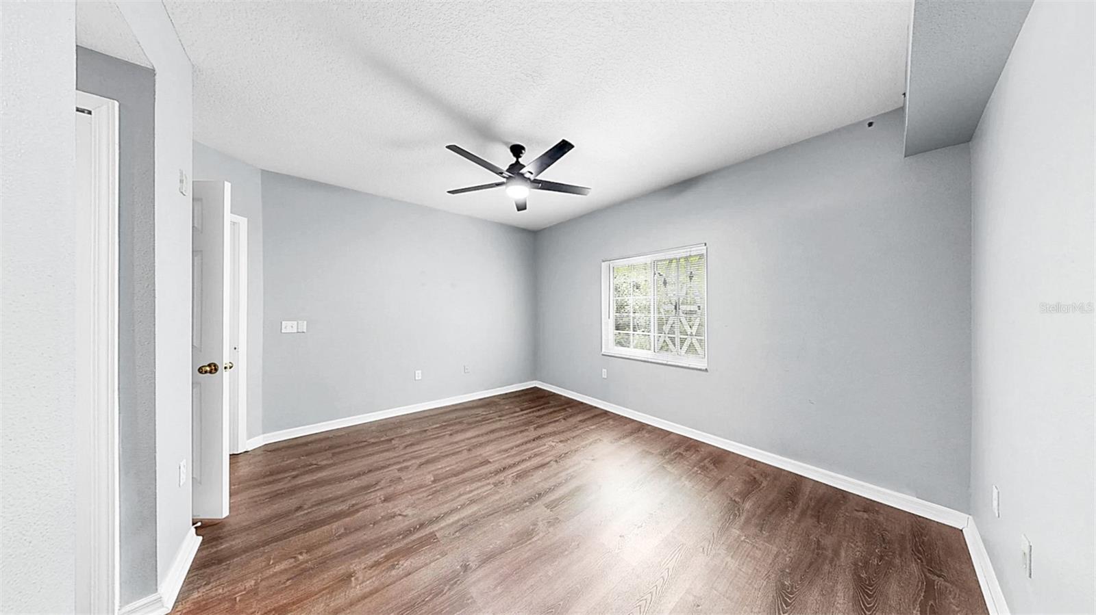 Image 25 of 46 For 6439 Cypressdale Drive 101