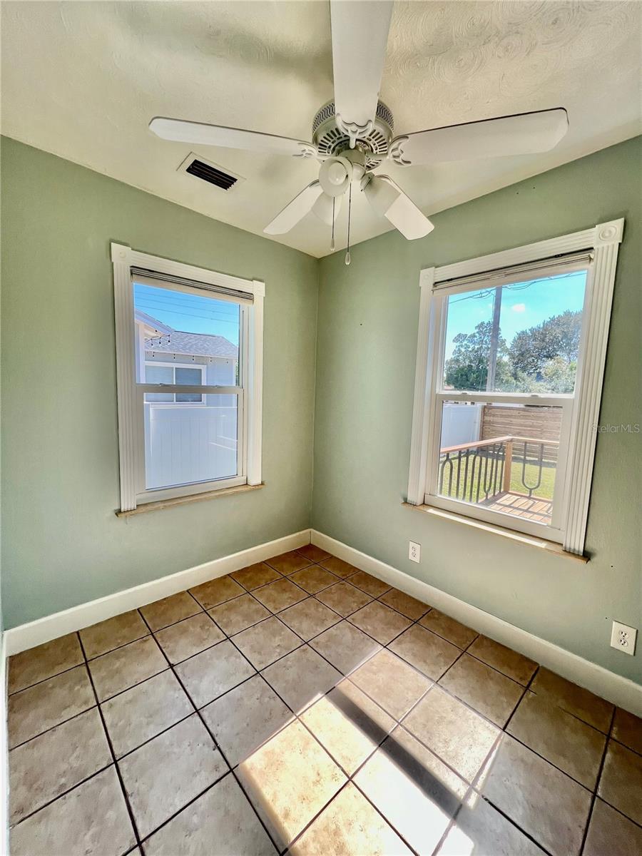 Image 15 of 25 For 3110 10th Avenue N