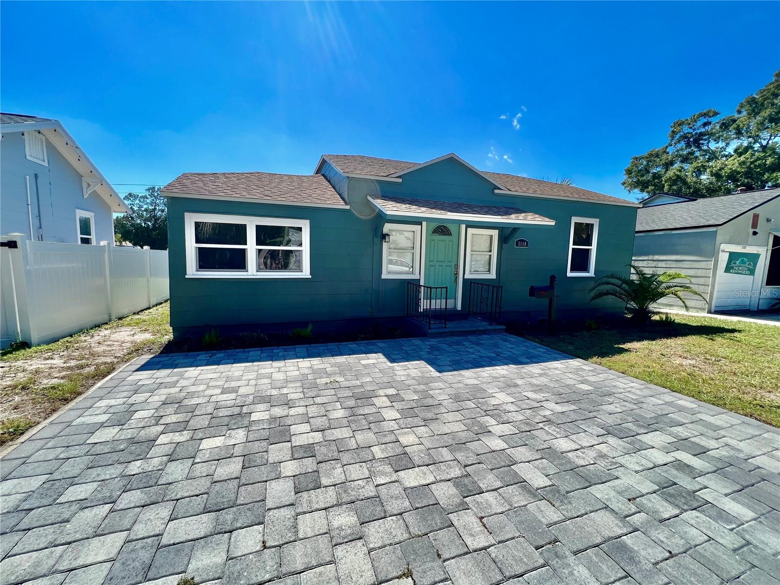 Image 2 of 25 For 3110 10th Avenue N