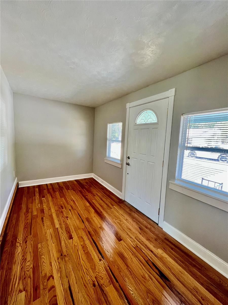 Image 4 of 25 For 3110 10th Avenue N