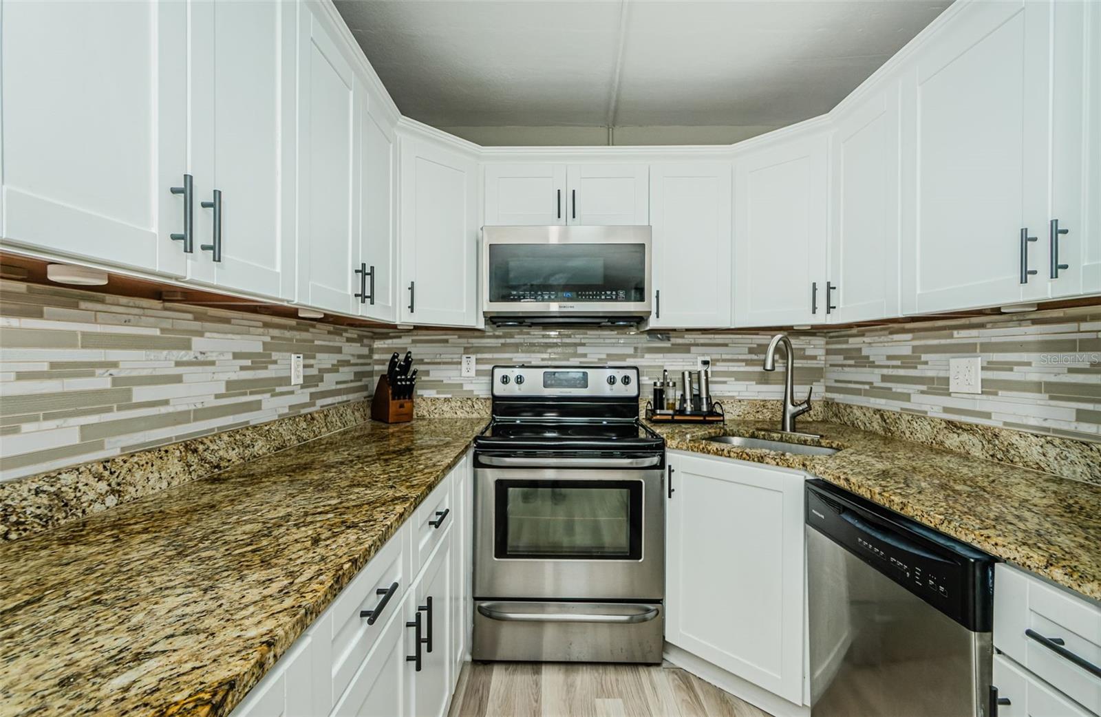 Image 14 of 40 For 1290 Pine Ridge Circle E G1