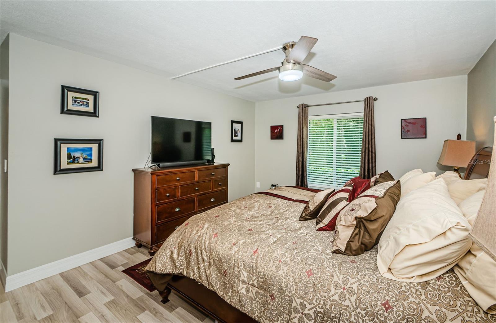 Image 17 of 40 For 1290 Pine Ridge Circle E G1