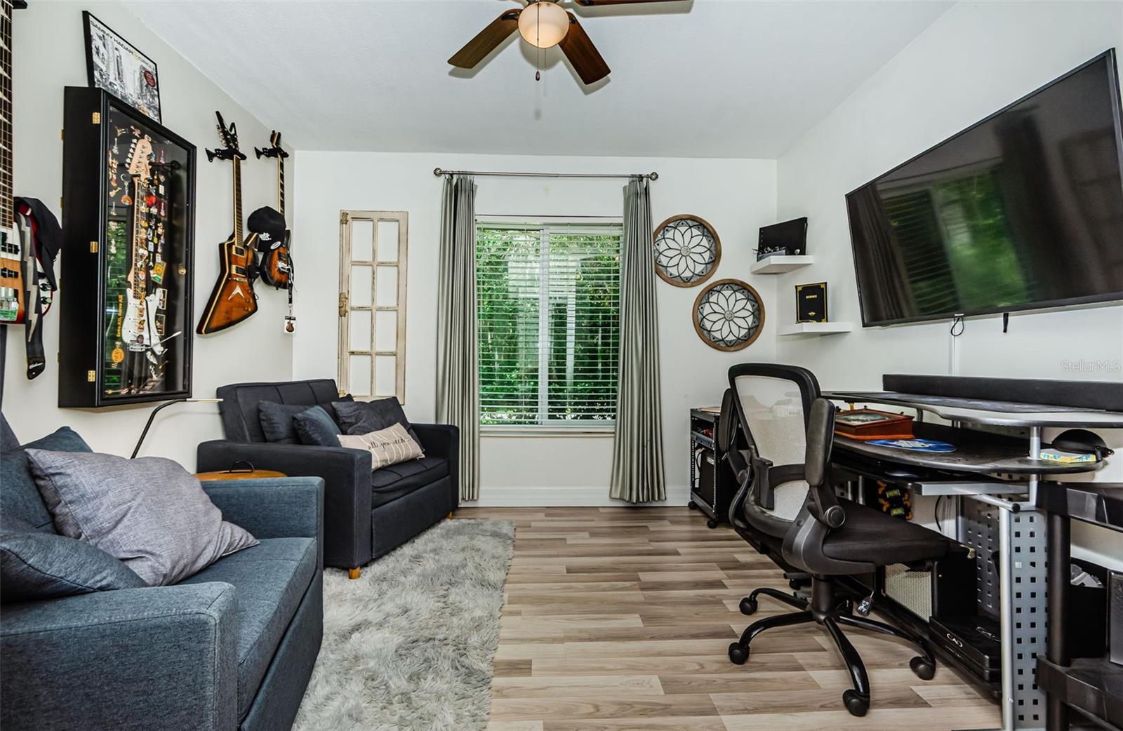 Image 26 of 40 For 1290 Pine Ridge Circle E G1