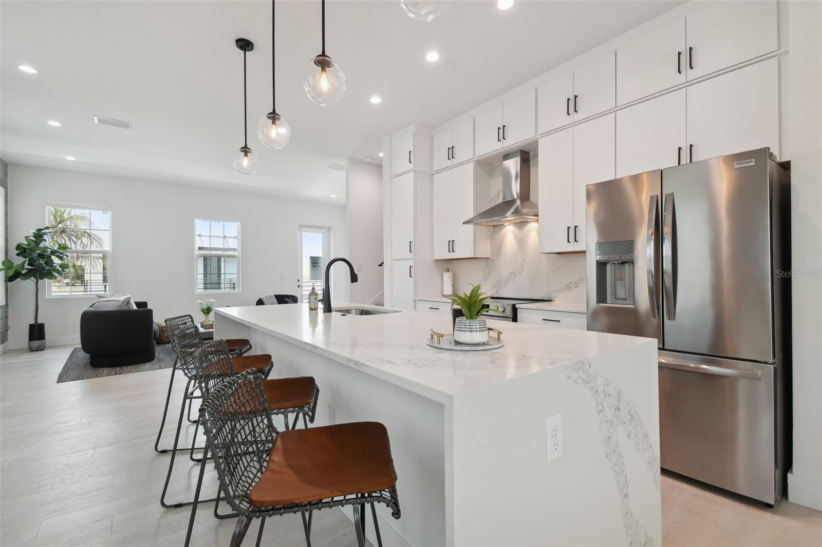 Image 3 of 59 For 2758 5th Avenue S