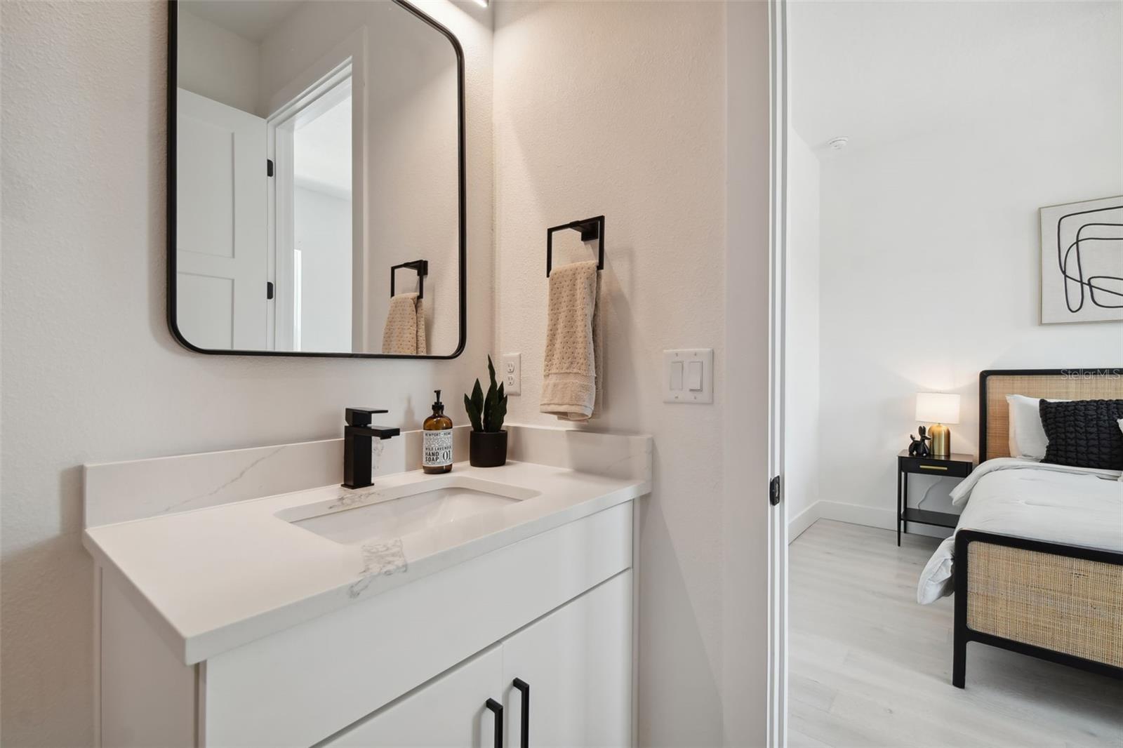 Image 41 of 59 For 2758 5th Avenue S