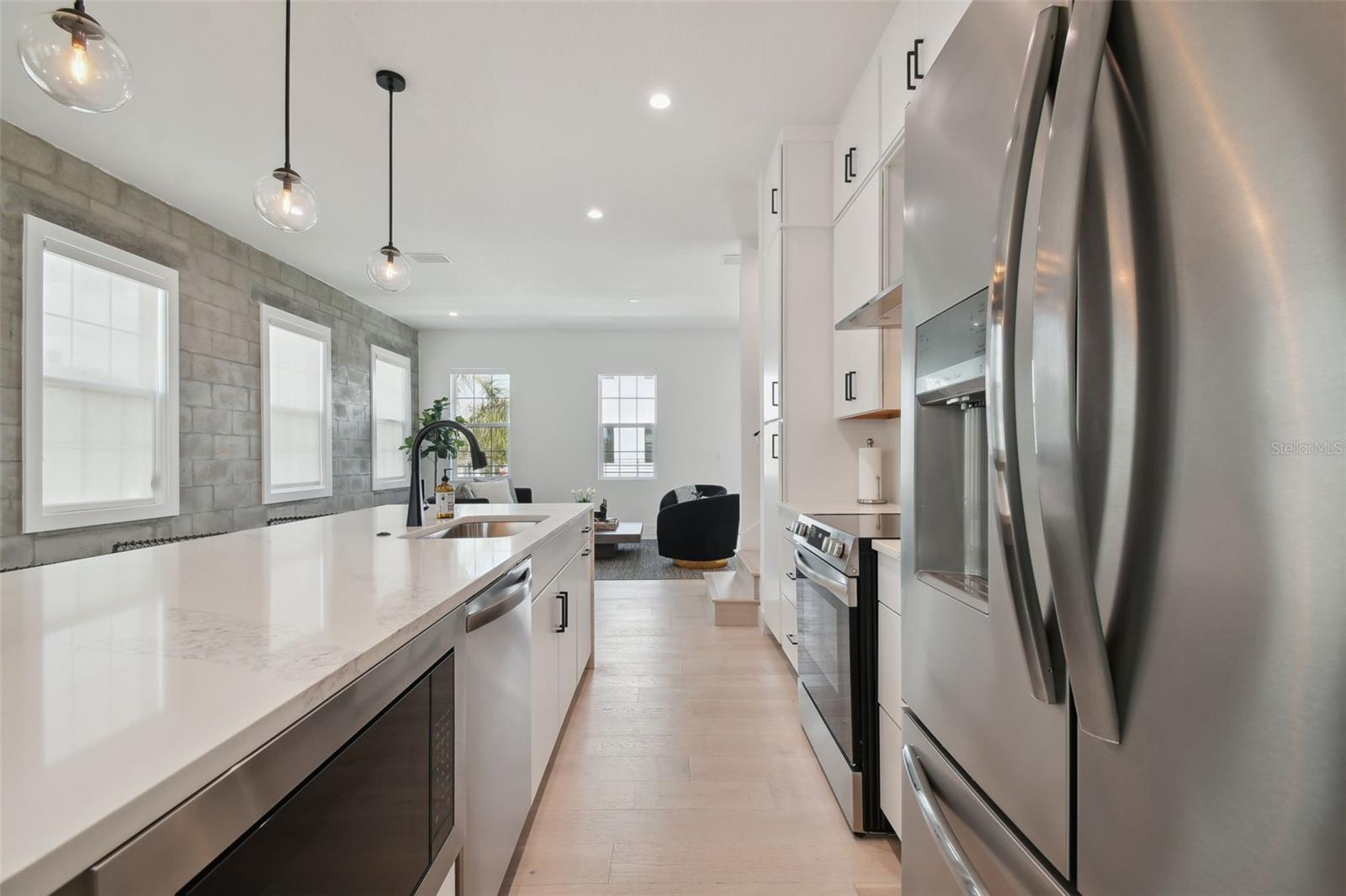 Image 6 of 59 For 2758 5th Avenue S
