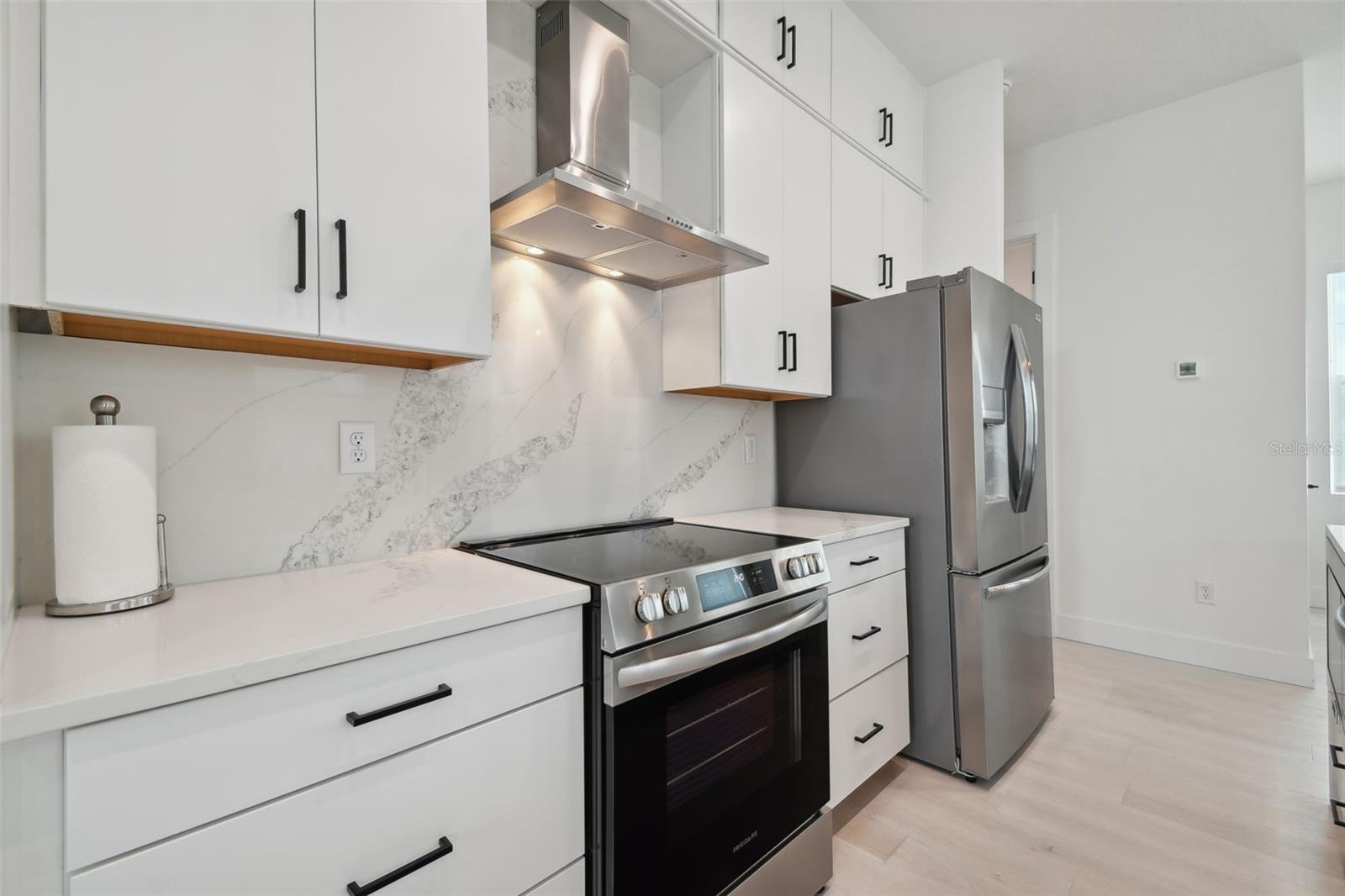 Image 9 of 59 For 2758 5th Avenue S