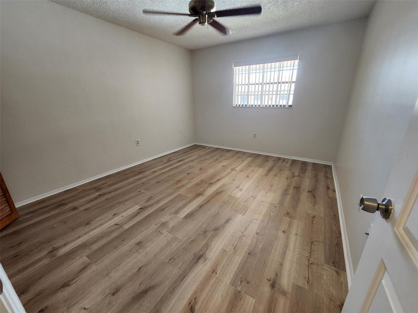 Image 11 of 17 For 13250 Ridge Road 9-3