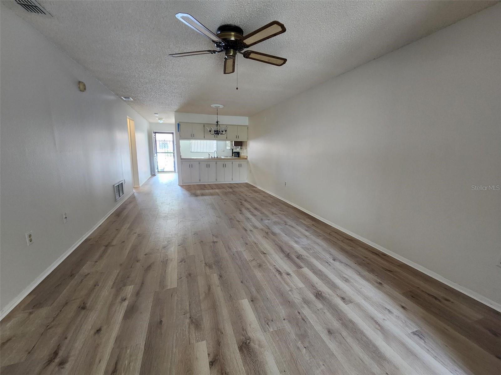 Image 4 of 17 For 13250 Ridge Road 9-3
