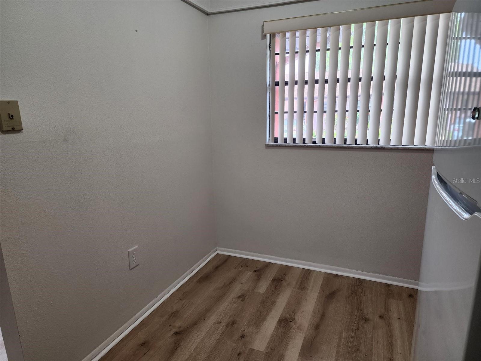 Image 7 of 17 For 13250 Ridge Road 9-3