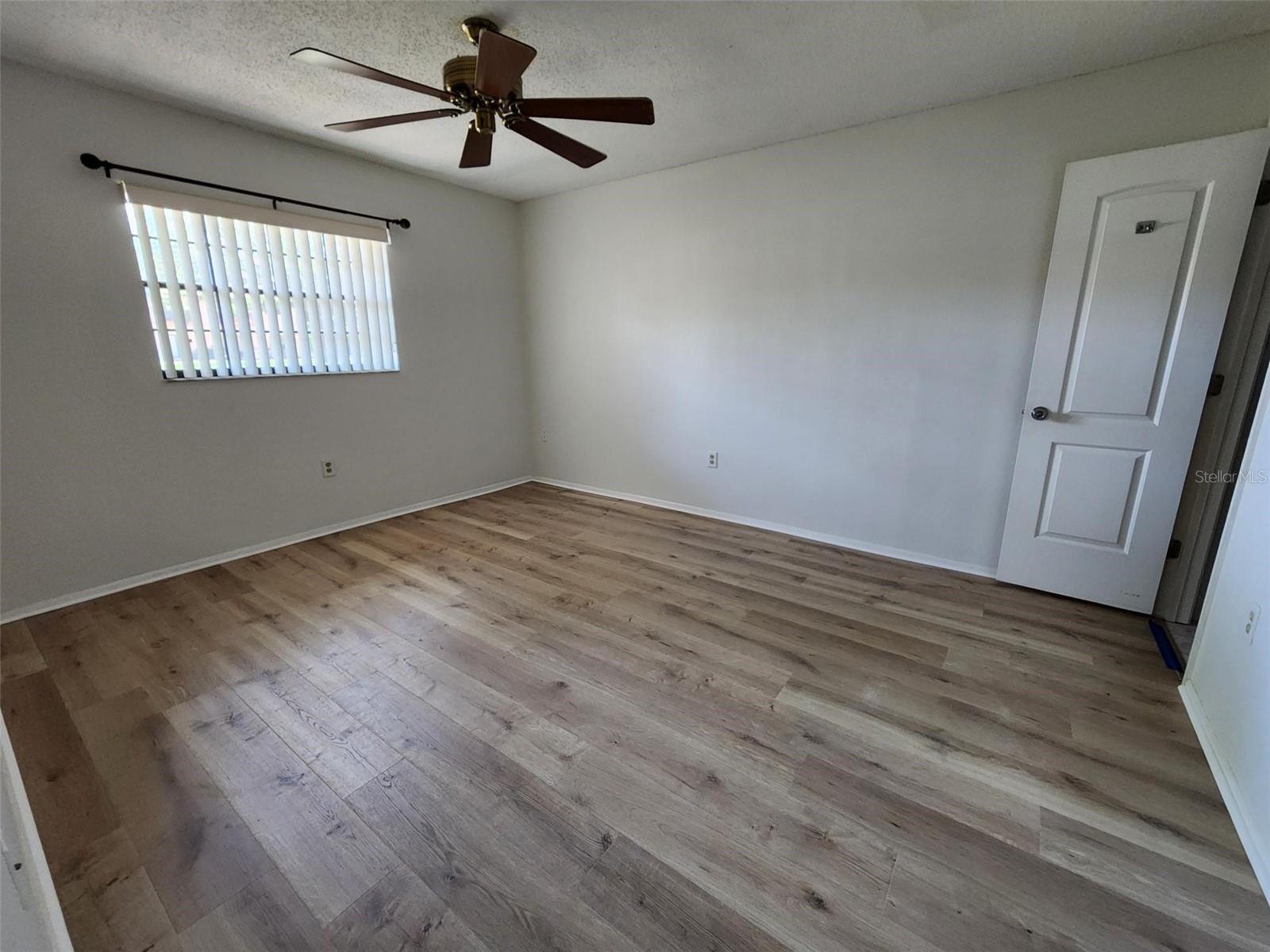 Image 9 of 17 For 13250 Ridge Road 9-3
