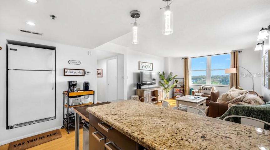 Image 8 of 59 For 701 Madison Avenue 414