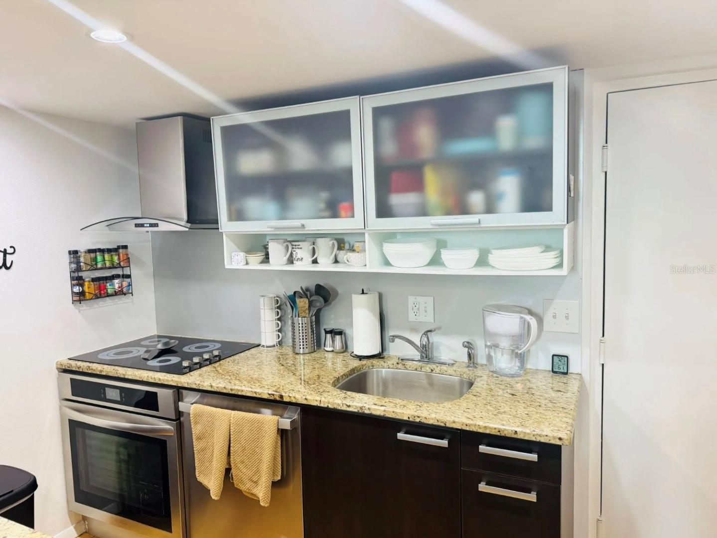 Image 9 of 59 For 701 Madison Avenue 414