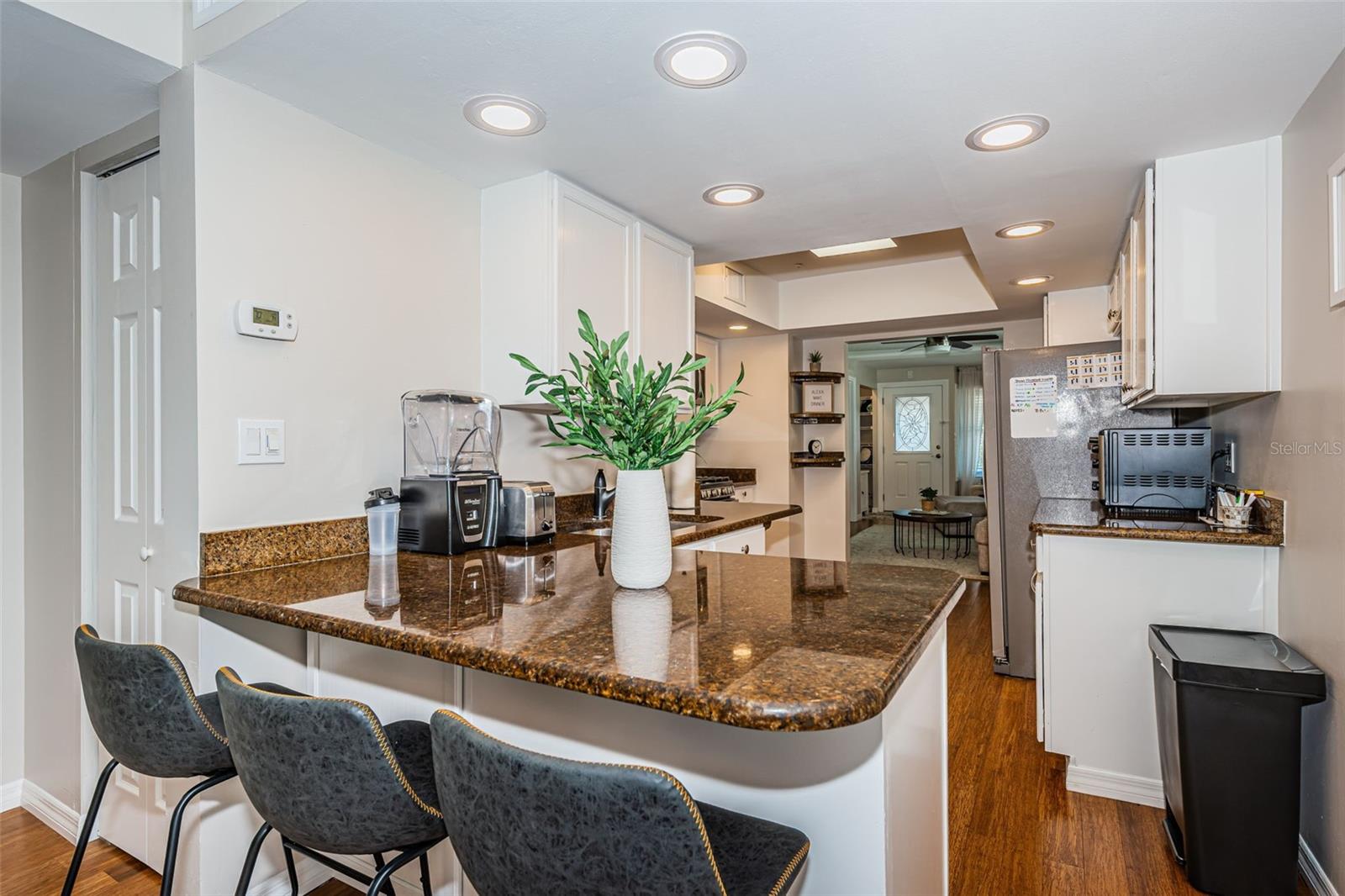 Image 15 of 40 For 451 27th Avenue N
