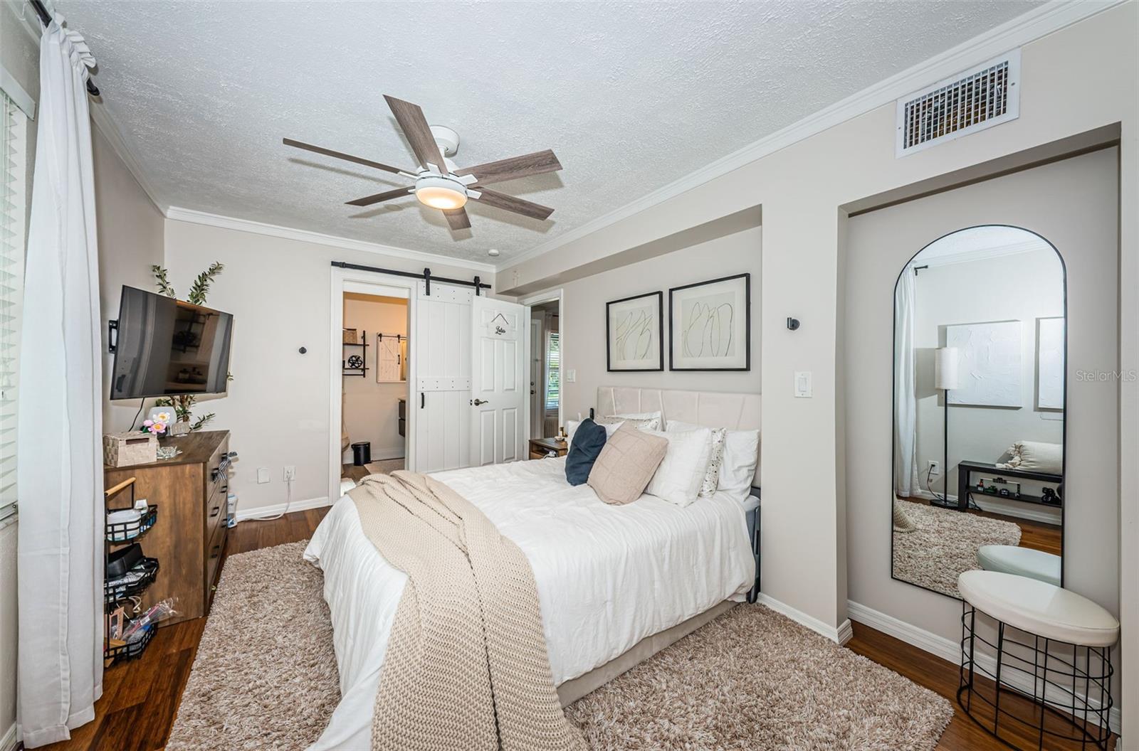 Image 23 of 40 For 451 27th Avenue N