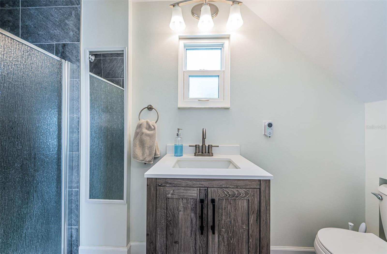 Image 31 of 40 For 451 27th Avenue N