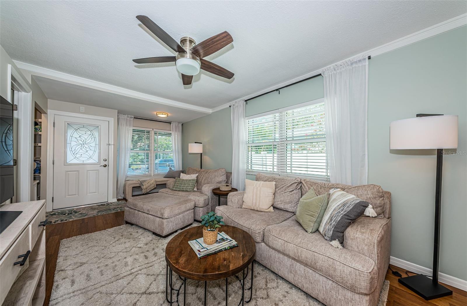 Image 7 of 40 For 451 27th Avenue N