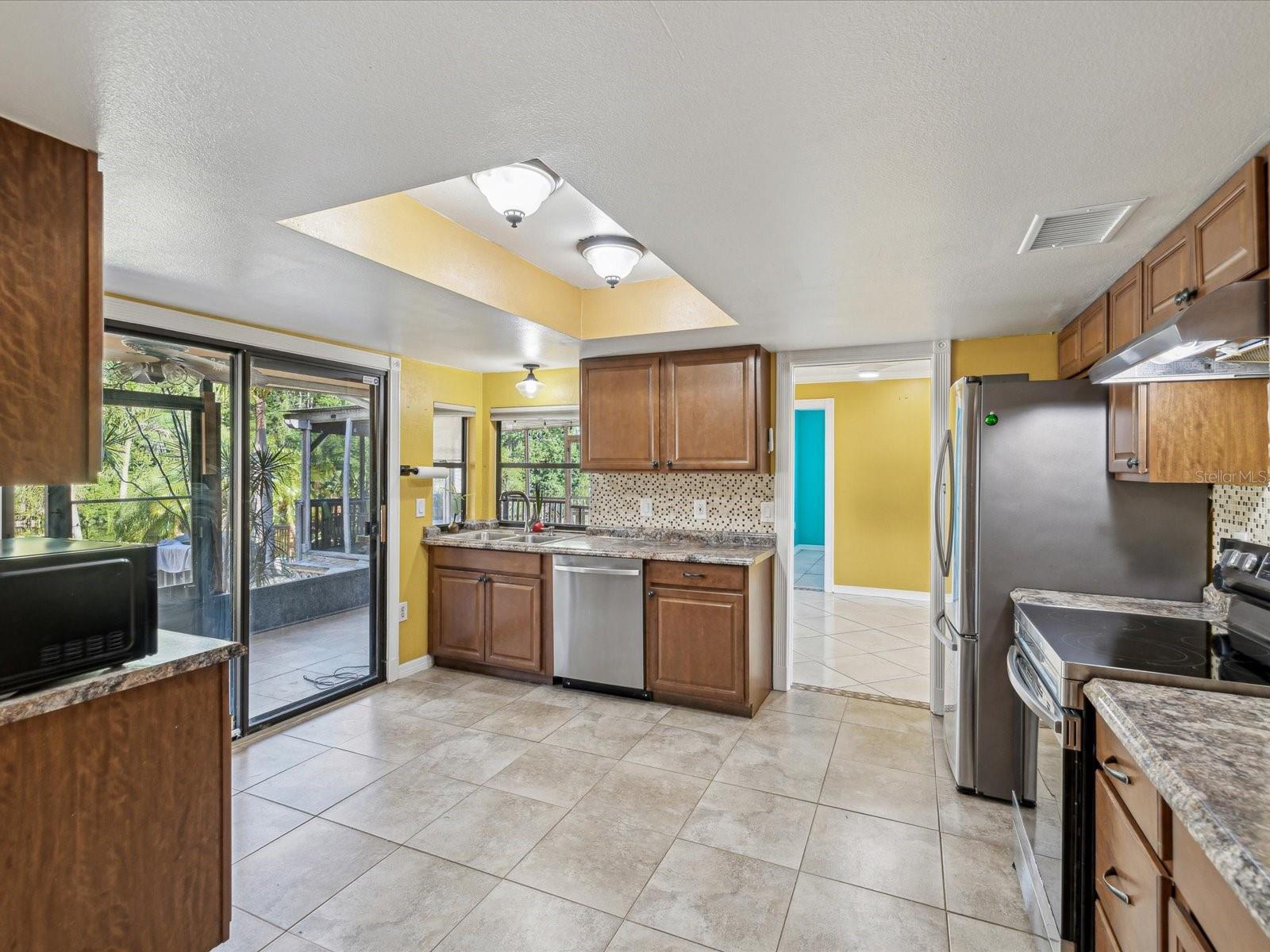 Image 14 of 52 For 4519 Swallowtail Drive