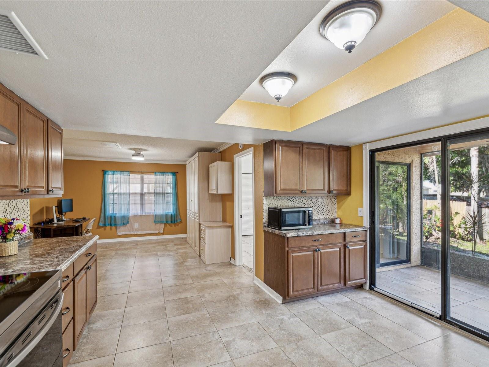 Image 17 of 52 For 4519 Swallowtail Drive