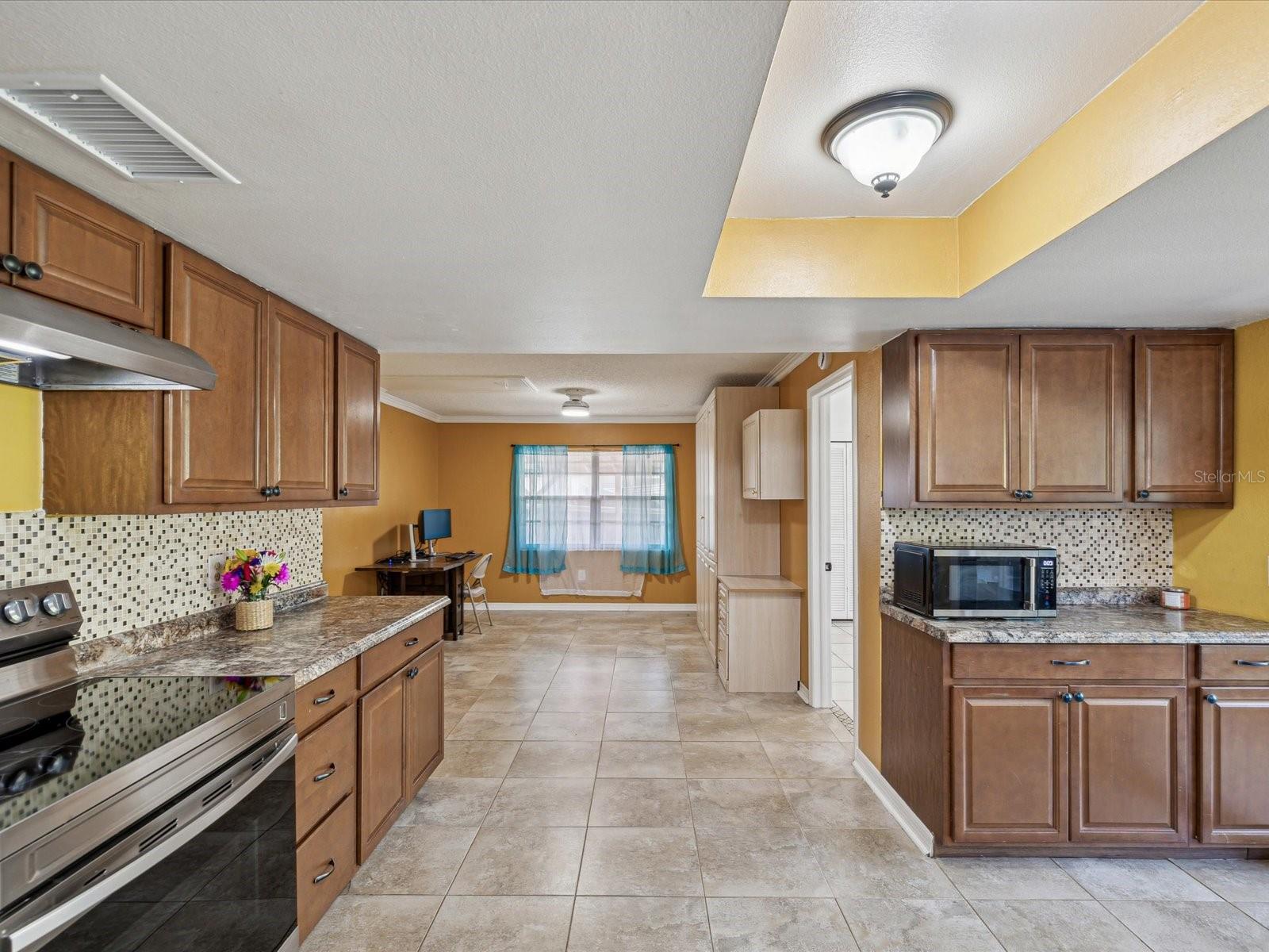 Image 18 of 52 For 4519 Swallowtail Drive