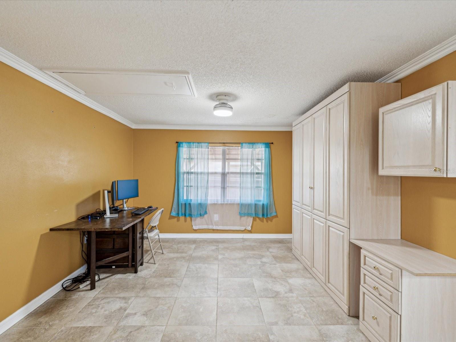 Image 20 of 52 For 4519 Swallowtail Drive