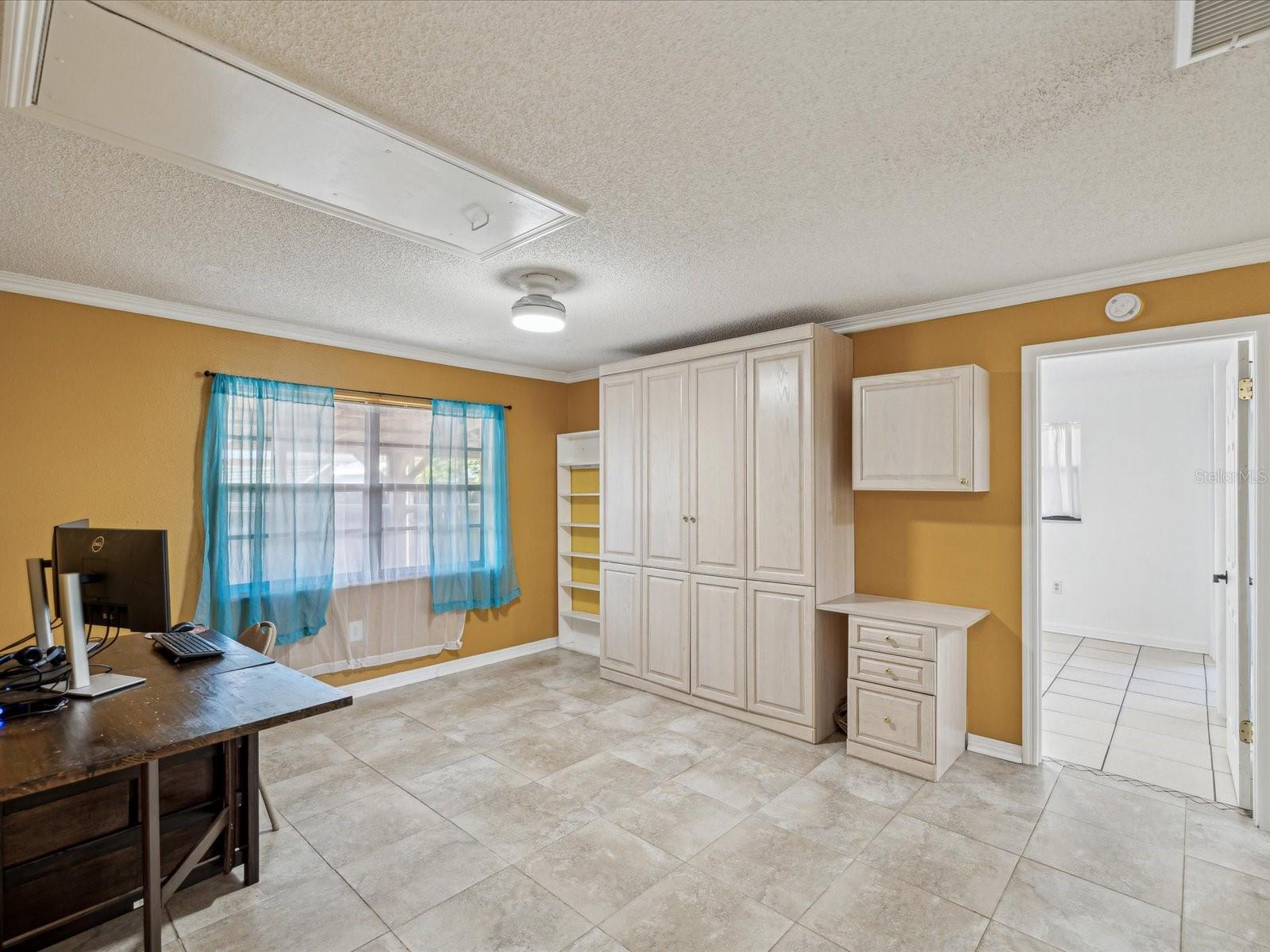 Image 21 of 52 For 4519 Swallowtail Drive