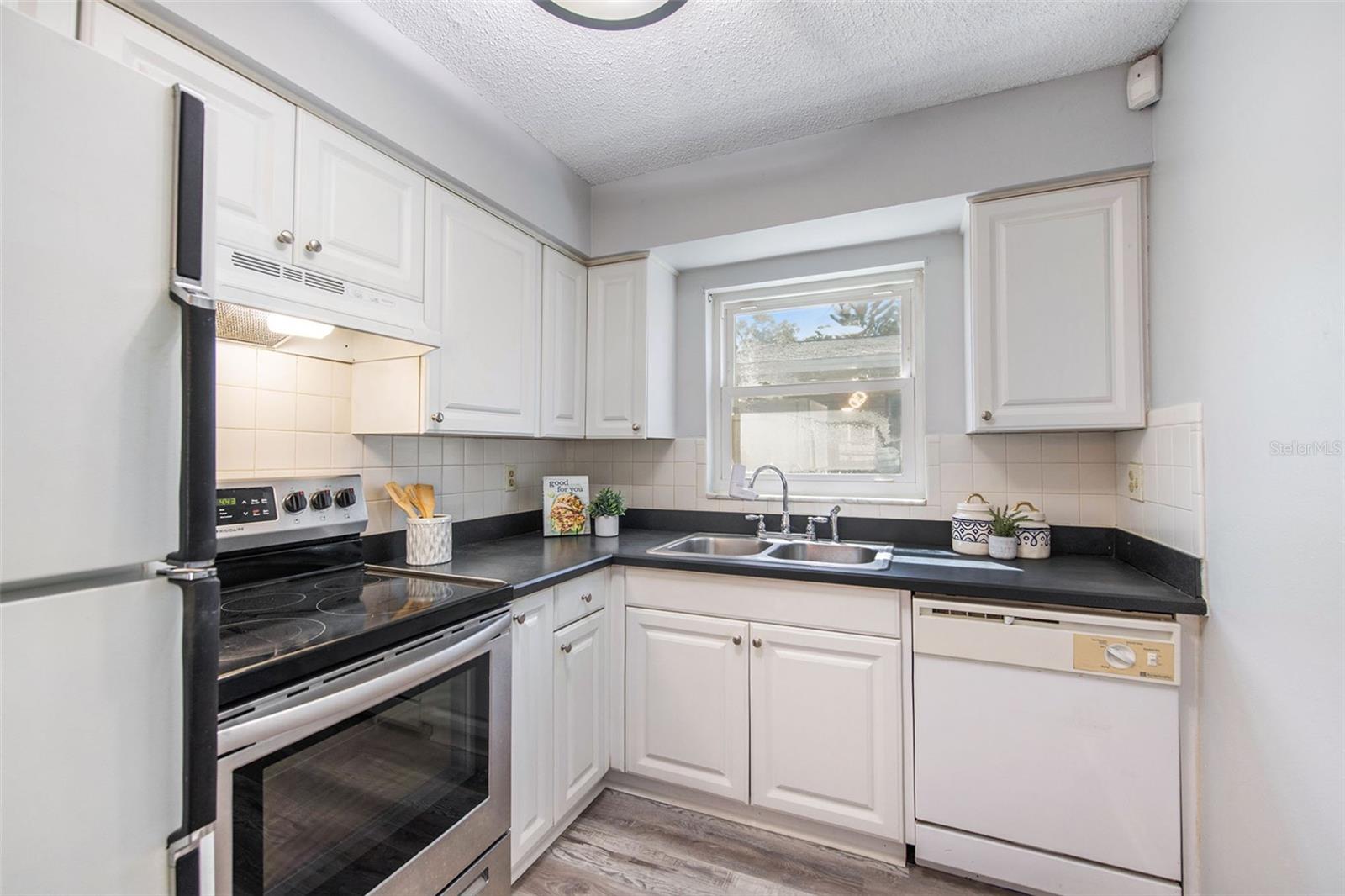 Image 6 of 20 For 4516 Paxton Avenue