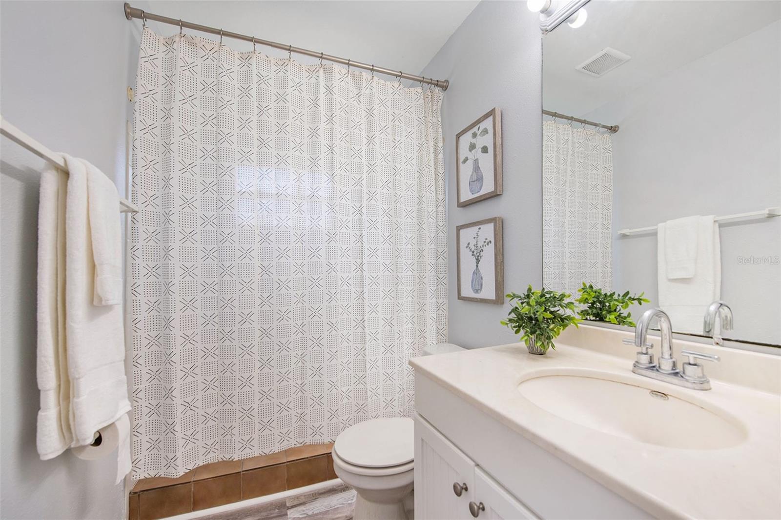 Image 9 of 20 For 4516 Paxton Avenue