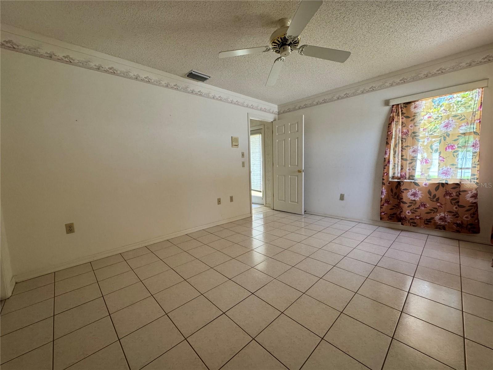 Image 16 of 35 For 4593 Goldcoast Avenue