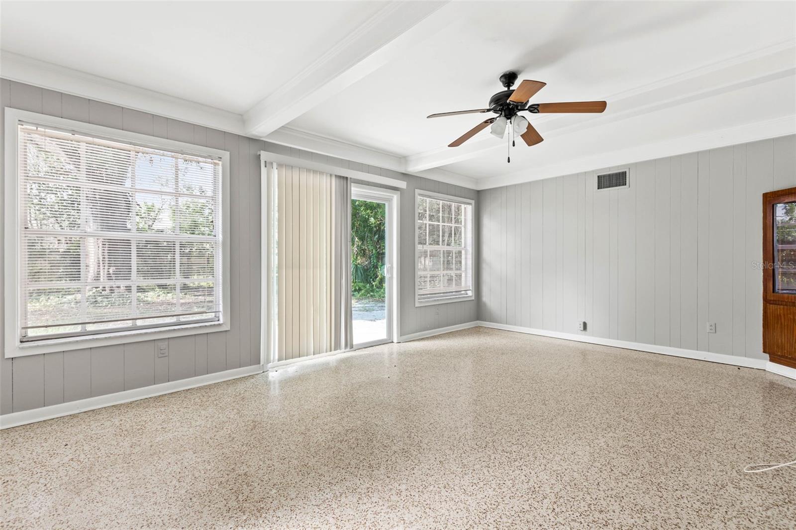 Image 11 of 19 For 1005 Woodlawn Avenue
