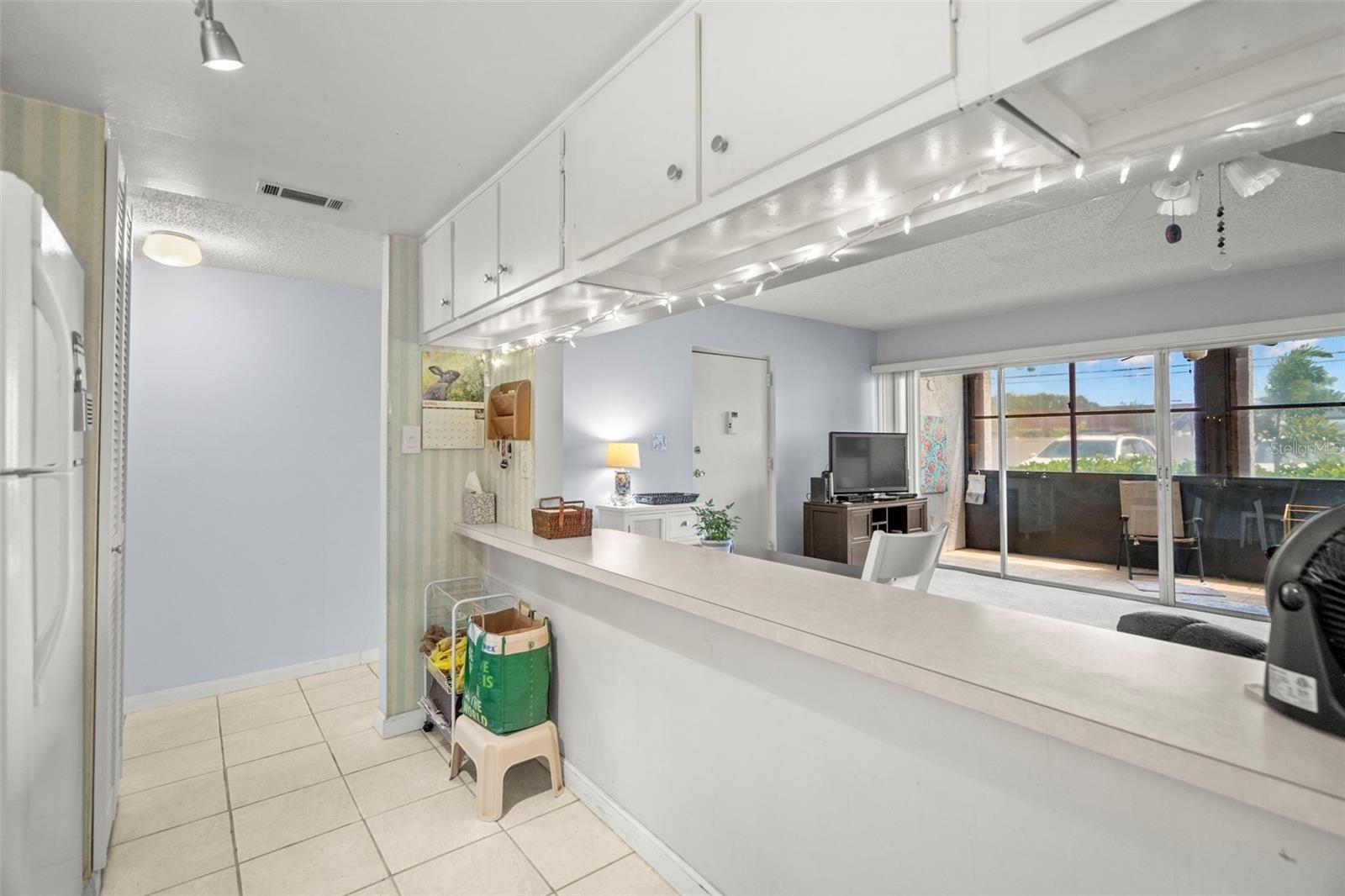 Image 11 of 26 For 7701 Starkey Road 443