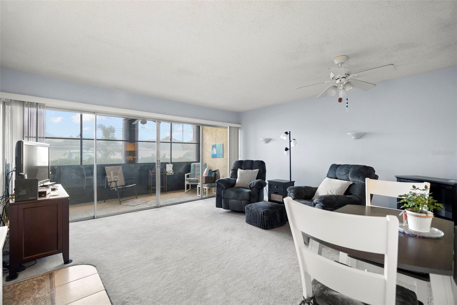Image 8 of 26 For 7701 Starkey Road 443